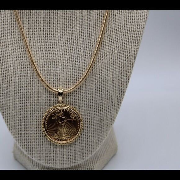 New 22k gold American Eagle 1/2 ounce coin mounted in 14k gold coin bezel - Picture 13 of 16